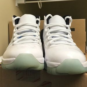 Jordan 11 legend blue sz 10.5.